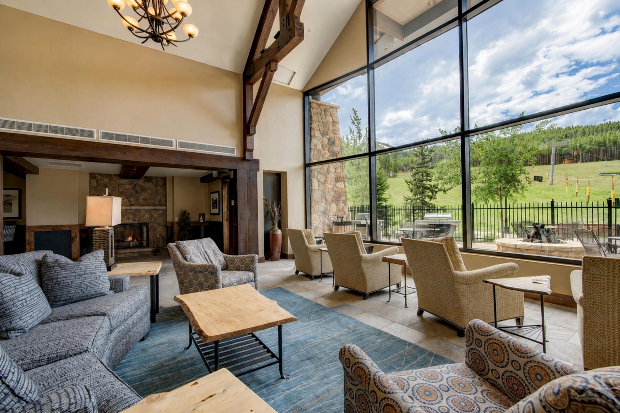 Crystal Peak Lodge