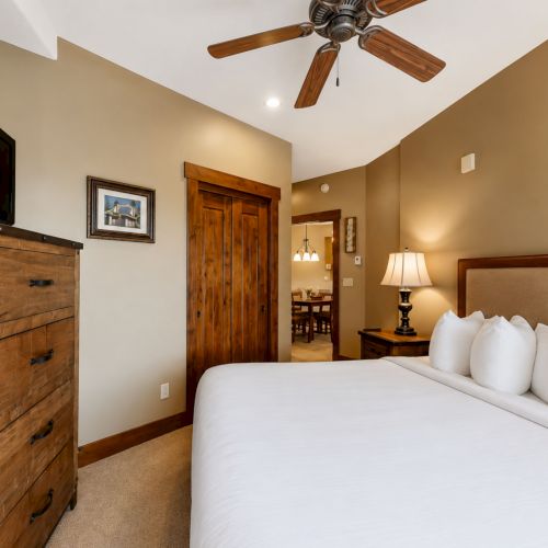Crystal Peak Lodge